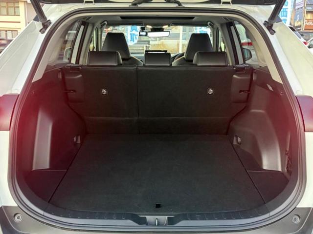 ＲＡＶ４ ４ＷＤ　Ｇ　Ｚパッケージ　サンルーフ／保証書／ディスプレイオーディオ＋ナビ／デジタルインナーミラー／衝突安全装置／シートヒーター／車線逸脱防止支援システム／シート　合皮／電動バックドア／ドライブレコーダー　前後　バックカメラ（7枚目）