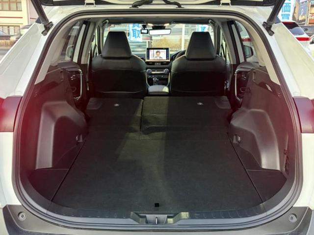 ＲＡＶ４ ４ＷＤ　Ｇ　Ｚパッケージ　サンルーフ／保証書／ディスプレイオーディオ＋ナビ／デジタルインナーミラー／衝突安全装置／シートヒーター／車線逸脱防止支援システム／シート　合皮／電動バックドア／ドライブレコーダー　前後　バックカメラ（8枚目）