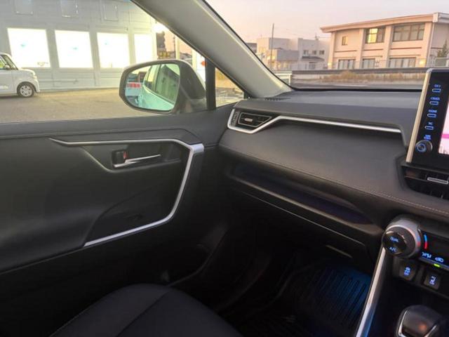 ＲＡＶ４ ４ＷＤ　Ｇ　Ｚパッケージ　サンルーフ／保証書／ディスプレイオーディオ＋ナビ／デジタルインナーミラー／衝突安全装置／シートヒーター／車線逸脱防止支援システム／シート　合皮／電動バックドア／ドライブレコーダー　前後　バックカメラ（17枚目）