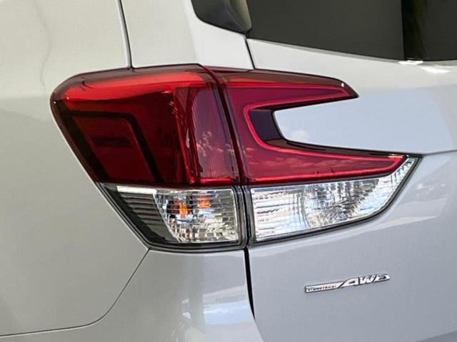 フォレスター ４ＷＤプレミアム　新品タイヤ／純正　８インチ　ＳＤナビ／デジタルインナーミラー／アイサイト／シートヒーター　前席／車線逸脱防止支援システム／シート　フルレザー／パーキングアシスト　バックガイド／電動バックドア　革シート（45枚目）