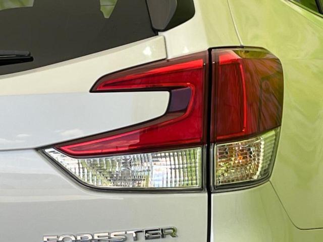 フォレスター ４ＷＤプレミアム　新品タイヤ／純正　８インチ　ＳＤナビ／デジタルインナーミラー／アイサイト／シートヒーター　前席／車線逸脱防止支援システム／シート　フルレザー／パーキングアシスト　バックガイド／電動バックドア　革シート（46枚目）