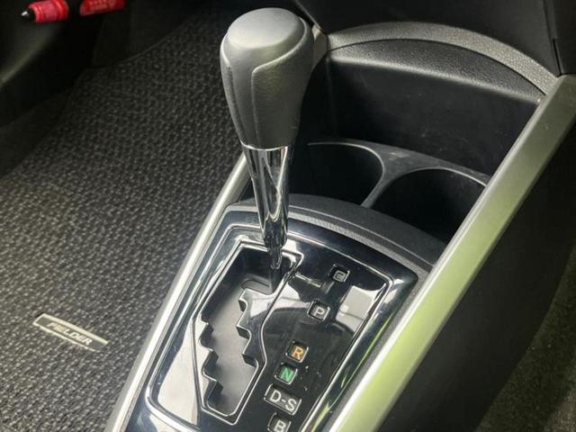カローラフィールダー １．５Ｇ　新品タイヤ／純正　ＳＤナビ／衝突安全装置／車線逸脱防止支援システム／ヘッドランプ　ＨＩＤ／Ｂｌｕｅｔｏｏｔｈ接続／ＥＴＣ／ＥＢＤ付ＡＢＳ／横滑り防止装置／アイドリングストップ／バックモニター（18枚目）