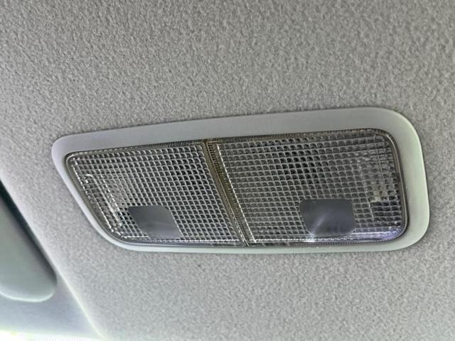 カローラフィールダー １．５Ｇ　新品タイヤ／純正　ＳＤナビ／衝突安全装置／車線逸脱防止支援システム／ヘッドランプ　ＨＩＤ／Ｂｌｕｅｔｏｏｔｈ接続／ＥＴＣ／ＥＢＤ付ＡＢＳ／横滑り防止装置／アイドリングストップ／バックモニター（28枚目）