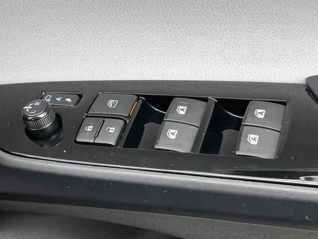 プリウス Ａツーリングセレクション　新品タイヤ／エアロ／純正　９インチ　ＳＤナビ／トヨタセーフティセンス／シートヒーター　前席／車線逸脱防止支援システム／パーキングアシスト　バックガイド／ヘッドランプ　ＬＥＤ／ＥＴＣ　フルエアロ（26枚目）