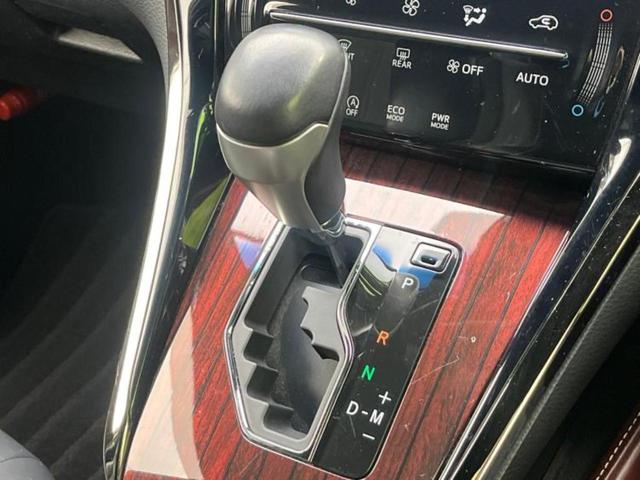 ハリアー プレミアム　サンルーフ／社外　９インチ　ＳＤナビ／衝突安全装置／車線逸脱防止支援システム／シート　ハーフレザー／電動バックドア／ヘッドランプ　ＬＥＤ／ＥＴＣ／ＥＢＤ付ＡＢＳ／横滑り防止装置　衝突被害軽減システム（17枚目）