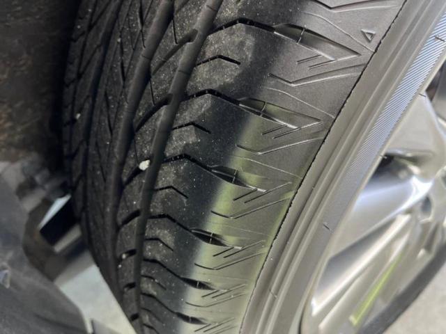 ハリアー プレミアム　サンルーフ／社外　９インチ　ＳＤナビ／衝突安全装置／車線逸脱防止支援システム／シート　ハーフレザー／電動バックドア／ヘッドランプ　ＬＥＤ／ＥＴＣ／ＥＢＤ付ＡＢＳ／横滑り防止装置　衝突被害軽減システム（40枚目）