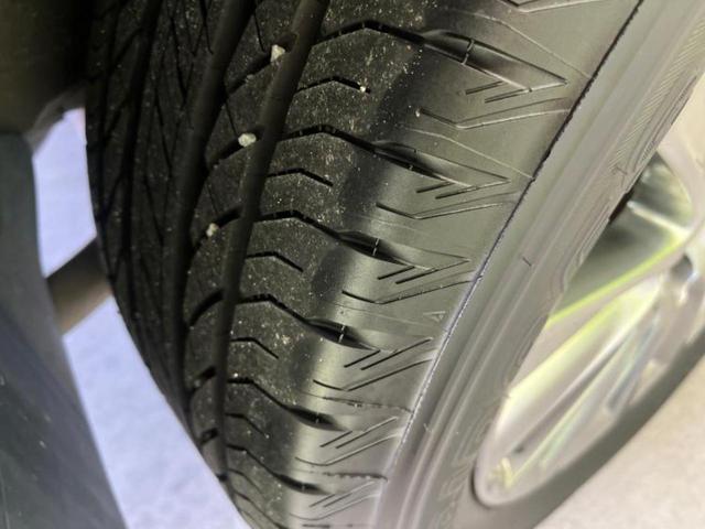 ハリアー プレミアム　サンルーフ／社外　９インチ　ＳＤナビ／衝突安全装置／車線逸脱防止支援システム／シート　ハーフレザー／電動バックドア／ヘッドランプ　ＬＥＤ／ＥＴＣ／ＥＢＤ付ＡＢＳ／横滑り防止装置　衝突被害軽減システム（41枚目）