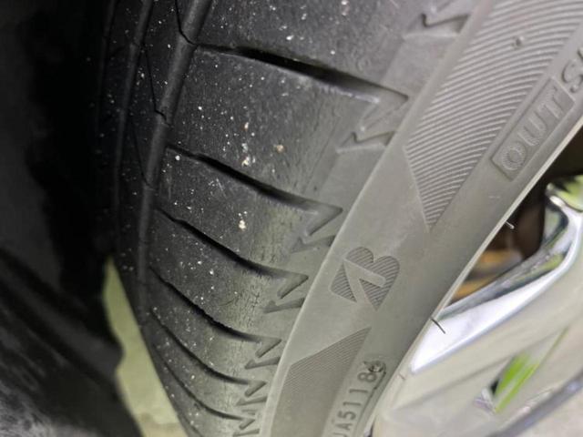 クラウンハイブリッド ＲＳアドバンス　純正　ＳＤナビ／トヨタセーフティセンス／シートヒーター　前席／車線逸脱防止支援システム／シート　ハーフレザー／ヘッドランプ　ＬＥＤ／ＥＴＣ／ＥＢＤ付ＡＢＳ／横滑り防止装置／アイドリングストップ（42枚目）