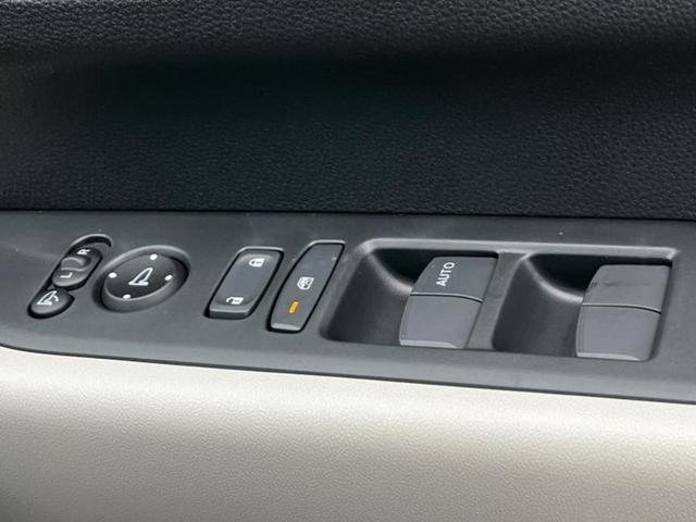 フリード eHEVエアー 保証書/純正 8インチ ナビ/ホンダセンシング/両側電動スライドドア/車線逸脱防止支援システム/登録済未使用車/ヘッドランプ LED/USBジャック/Bluetooth接続/EBD付ABS 禁煙車(29枚目)