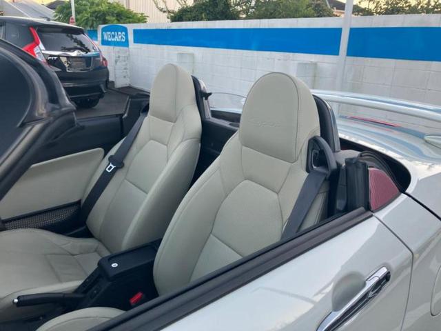 コペン ２０ｔｈアニバーサリーエディション　新品タイヤ／保証書／社外　ＳＤナビ／シートヒーター／シート　合皮／ヘッドランプ　ＬＥＤ／Ｂｌｕｅｔｏｏｔｈ接続／ＥＴＣ／ＥＢＤ付ＡＢＳ／横滑り防止装置／フルセグＴＶ／ターボ／禁煙車　ＬＥＤヘッドランプ（8枚目）