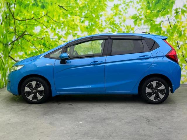 フィットハイブリッド ハイブリッド・Ｌパッケージ　新品タイヤ／純正　ＳＤナビ／ヘッドランプ　ＨＩＤ／Ｂｌｕｅｔｏｏｔｈ接続／ＥＴＣ／ＥＢＤ付ＡＢＳ／横滑り防止装置／アイドリングストップ／バックモニター／フルセグＴＶ／エアバッグ　運転席　バックカメラ（2枚目）