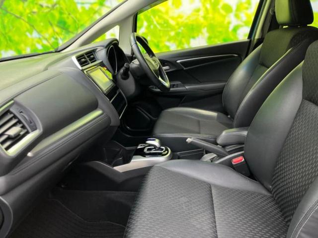 フィットハイブリッド ハイブリッド・Ｌパッケージ　新品タイヤ／純正　ＳＤナビ／ヘッドランプ　ＨＩＤ／Ｂｌｕｅｔｏｏｔｈ接続／ＥＴＣ／ＥＢＤ付ＡＢＳ／横滑り防止装置／アイドリングストップ／バックモニター／フルセグＴＶ／エアバッグ　運転席　バックカメラ（6枚目）