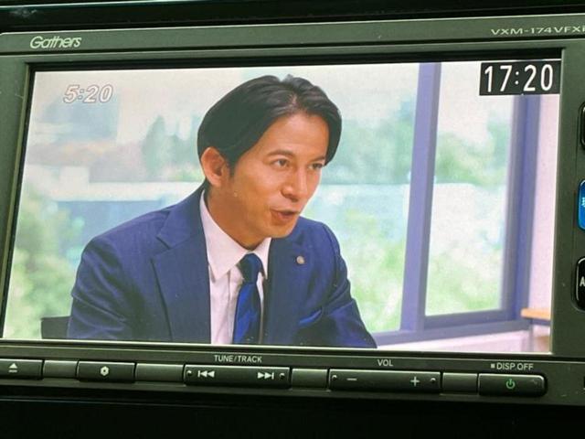 フィットハイブリッド ハイブリッド・Ｌパッケージ　新品タイヤ／純正　ＳＤナビ／ヘッドランプ　ＨＩＤ／Ｂｌｕｅｔｏｏｔｈ接続／ＥＴＣ／ＥＢＤ付ＡＢＳ／横滑り防止装置／アイドリングストップ／バックモニター／フルセグＴＶ／エアバッグ　運転席　バックカメラ（13枚目）