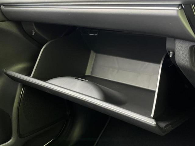 ヴェゼル eHEV Z 保証書/純正 9インチ ナビ/ホンダセンシング/シートヒーター 前席/車線逸脱防止支援システム/電動バックドア/登録済未使用車/ヘッドランプ LED/Bluetooth接続/EBD付ABS 禁煙車(31枚目)