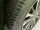 WECARSの展示場では実際に見て、触ってお車をお選びいただけます!知識の豊富な営業スタッフが様々なカーライフをご提案いたします!