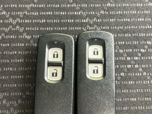 N-ONE プレミアム・Lパッケージ 新品タイヤ/純正 SDナビ/ヘッドランプ HID/ETC/EBD付ABS/横滑り防止装置/アイドリングストップ/バックモニター/禁煙車/エアバッグ 運転席/エアバッグ 助手席/エアバッグ サイド(29枚目)