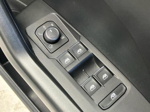 Ｔ－クロス ＴＳＩスタイル　保証書／純正　８インチ　ＳＤナビ／衝突安全装置／パーキングアシスト　自動操舵／ドライブレコーダー　前後／ヘッドランプ　ＬＥＤ／ＵＳＢジャック／ＥＴＣ／ＥＢＤ付ＡＢＳ／横滑り防止装置　バックカメラ（23枚目）