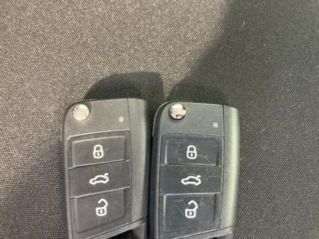 Ｔ－クロス ＴＳＩスタイル　保証書／純正　８インチ　ＳＤナビ／衝突安全装置／パーキングアシスト　自動操舵／ドライブレコーダー　前後／ヘッドランプ　ＬＥＤ／ＵＳＢジャック／ＥＴＣ／ＥＢＤ付ＡＢＳ／横滑り防止装置　バックカメラ（30枚目）