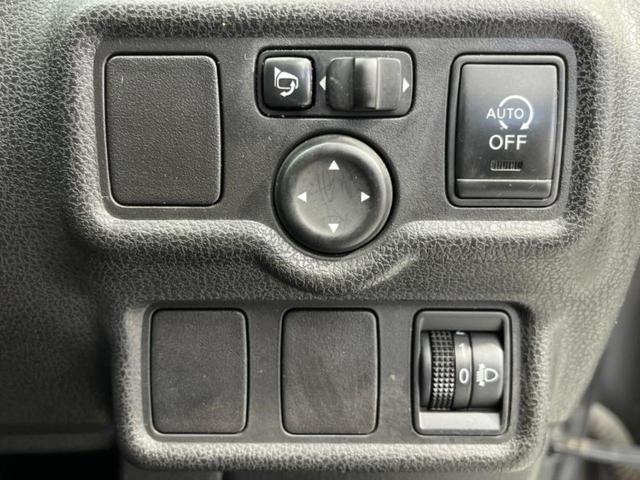 ノート Ｘ　新品タイヤ／保証書／純正　ＳＤナビ／ＥＢＤ付ＡＢＳ／アイドリングストップ／ワンセグＴＶ／エアバッグ　運転席／エアバッグ　助手席／パワーウインドウ／エンジンスタートボタン／キーレスエントリー（23枚目）