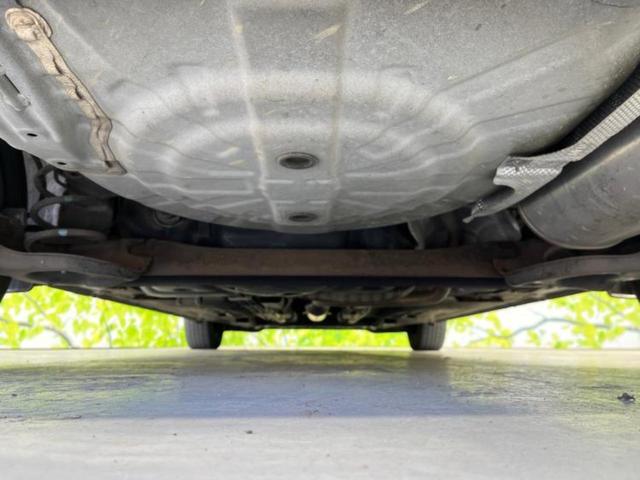 ノート Ｘ　新品タイヤ／保証書／純正　ＳＤナビ／ＥＢＤ付ＡＢＳ／アイドリングストップ／ワンセグＴＶ／エアバッグ　運転席／エアバッグ　助手席／パワーウインドウ／エンジンスタートボタン／キーレスエントリー（40枚目）