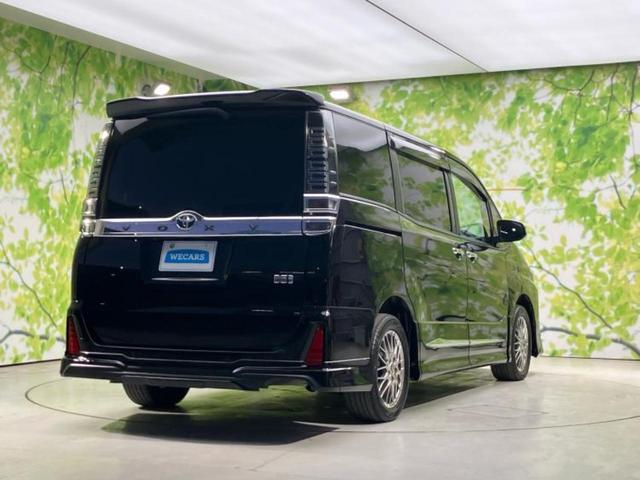 ヴォクシー ハイブリッドZSキラメキ3 新品タイヤ/純正エアロ/保証書/純正 9インチ SDナビ/フリップダウンモニター/衝突安全装置/両側電動スライドドア/シートヒーター/車線逸脱防止支援システム/シート ハーフレザー フルエアロ 禁煙車(3枚目)