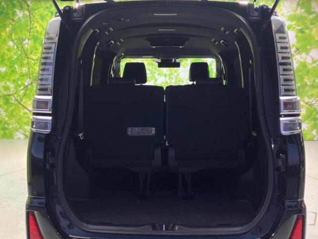 ヴォクシー ハイブリッドZSキラメキ3 新品タイヤ/純正エアロ/保証書/純正 9インチ SDナビ/フリップダウンモニター/衝突安全装置/両側電動スライドドア/シートヒーター/車線逸脱防止支援システム/シート ハーフレザー フルエアロ 禁煙車(20枚目)