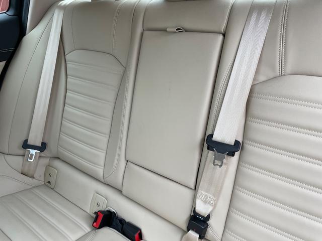 ジュリア スーパー　ベージュ革　ＡｐｐｌｅＣａｒＰｌａｙ　バックカメラ　禁煙車　ＥＴＣ　１８インチ純正アルミホイール　ＢＳＭ　アダプティブクルコン（53枚目）
