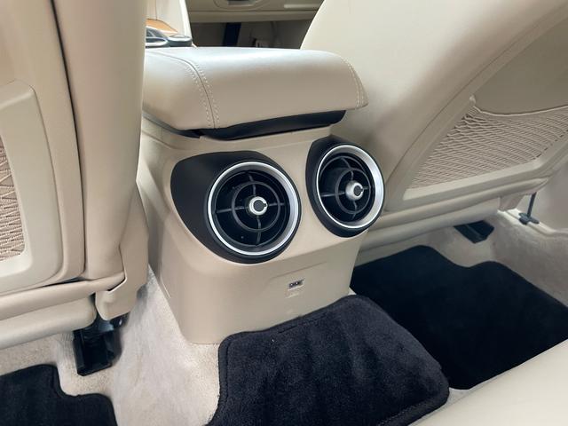 ジュリア スーパー　ベージュ革　ＡｐｐｌｅＣａｒＰｌａｙ　バックカメラ　禁煙車　ＥＴＣ　１８インチ純正アルミホイール　ＢＳＭ　アダプティブクルコン（57枚目）
