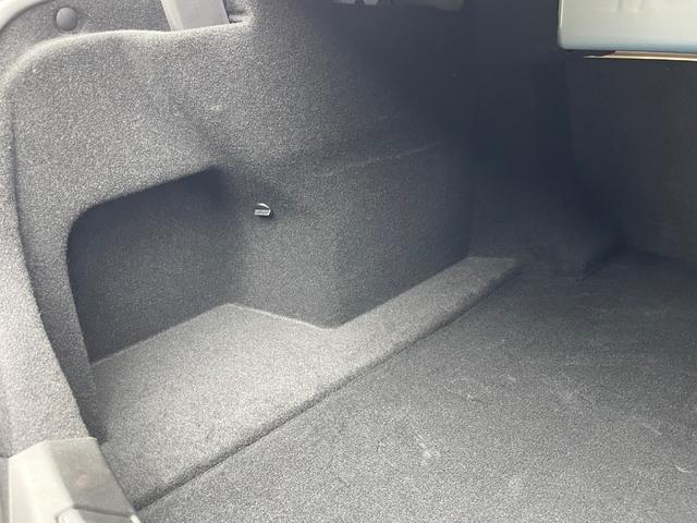 ジュリア スーパー　ベージュ革　ＡｐｐｌｅＣａｒＰｌａｙ　バックカメラ　禁煙車　ＥＴＣ　１８インチ純正アルミホイール　ＢＳＭ　アダプティブクルコン（60枚目）