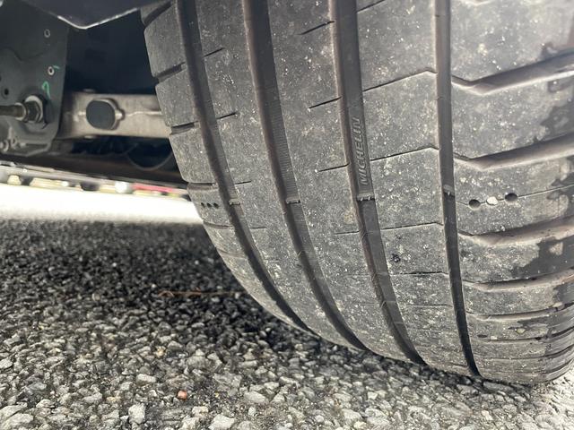 ジュリア スーパー　ベージュ革　ＡｐｐｌｅＣａｒＰｌａｙ　バックカメラ　禁煙車　ＥＴＣ　１８インチ純正アルミホイール　ＢＳＭ　アダプティブクルコン（72枚目）