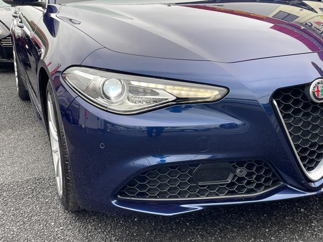 ジュリア スーパー　ベージュ革　ＡｐｐｌｅＣａｒＰｌａｙ　バックカメラ　禁煙車　ＥＴＣ　１８インチ純正アルミホイール　ＢＳＭ　アダプティブクルコン（80枚目）