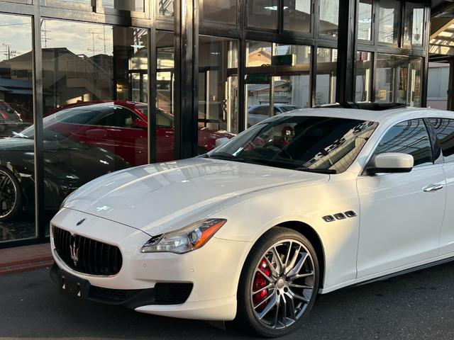 クアトロポルテ S ブラックレザー/サンルーフ/チターノ21インチアルミ/パドルシフト/ディーラー整備/パワーシート/シートヒーター/バックカメラ/BLUETOOTH(17枚目)