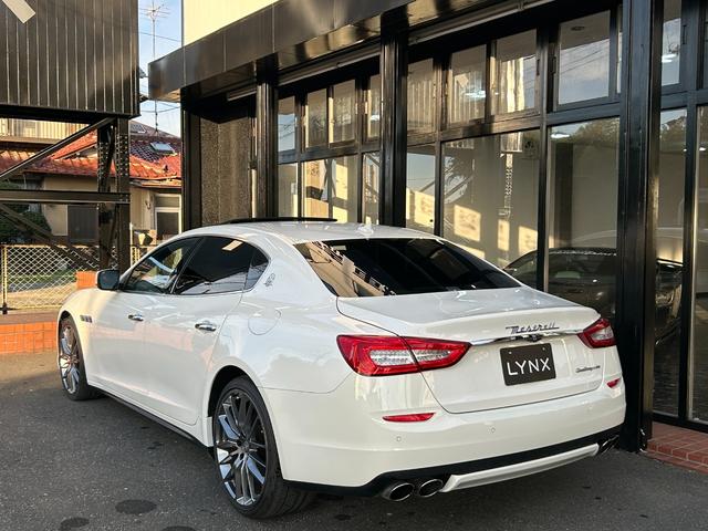 クアトロポルテ S ブラックレザー/サンルーフ/チターノ21インチアルミ/パドルシフト/ディーラー整備/パワーシート/シートヒーター/バックカメラ/BLUETOOTH(21枚目)