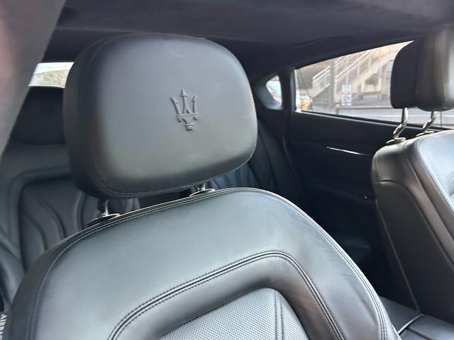 クアトロポルテ S ブラックレザー/サンルーフ/チターノ21インチアルミ/パドルシフト/ディーラー整備/パワーシート/シートヒーター/バックカメラ/BLUETOOTH(46枚目)