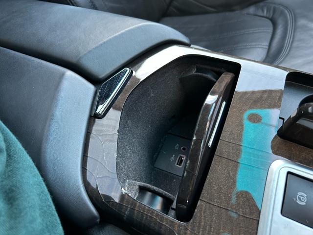 クアトロポルテ S ブラックレザー/サンルーフ/チターノ21インチアルミ/パドルシフト/ディーラー整備/パワーシート/シートヒーター/バックカメラ/BLUETOOTH(51枚目)