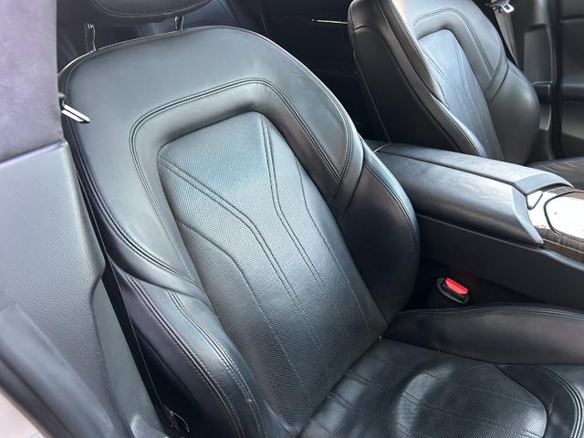 クアトロポルテ S ブラックレザー/サンルーフ/チターノ21インチアルミ/パドルシフト/ディーラー整備/パワーシート/シートヒーター/バックカメラ/BLUETOOTH(52枚目)