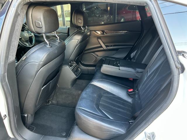 クアトロポルテ S ブラックレザー/サンルーフ/チターノ21インチアルミ/パドルシフト/ディーラー整備/パワーシート/シートヒーター/バックカメラ/BLUETOOTH(63枚目)