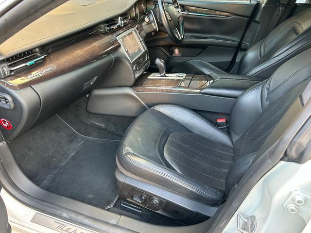 クアトロポルテ S ブラックレザー/サンルーフ/チターノ21インチアルミ/パドルシフト/ディーラー整備/パワーシート/シートヒーター/バックカメラ/BLUETOOTH(67枚目)