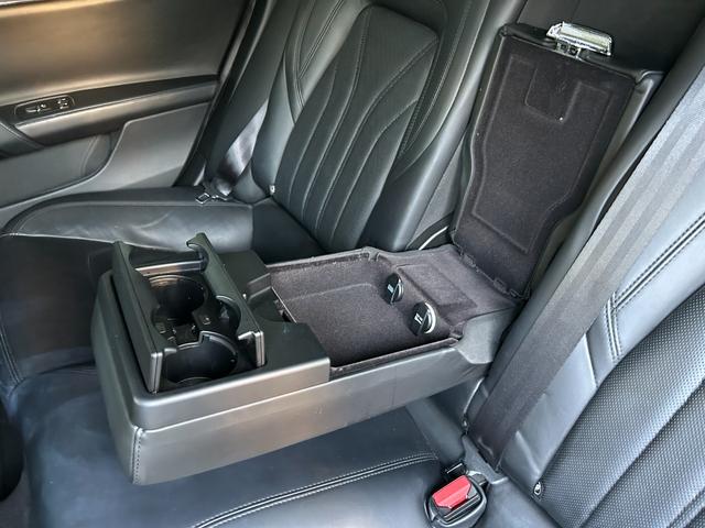 クアトロポルテ S ブラックレザー/サンルーフ/チターノ21インチアルミ/パドルシフト/ディーラー整備/パワーシート/シートヒーター/バックカメラ/BLUETOOTH(71枚目)