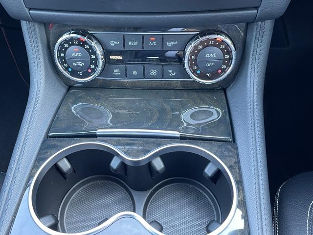 ＣＬＳクラス ＣＬＳ３５０ブルーエフィシェンシＡＭＧスポーツパケジ　黒革　サンルーフ　フルエアロ　２０インチ社外ＡＷ　ナビ　ＴＶ　バックカメラ　ＥＴＣ　Ｂｌｕｅｔｏｏｔｈ　シートヒーター　スマートキー　禁煙車　スモークフィルム（53枚目）