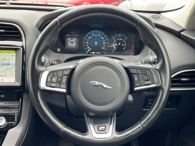 JAGUAR F-PACE R-SPORT