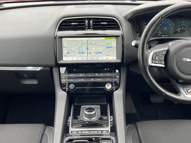 JAGUAR F-PACE R-SPORT