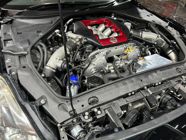 GT-R ブラックエディション リミッター解除済/ECUチューニング/BLITS700Rタービン/RSR車高調/カーボンリアウィング/カーボンサイドステップ/カーボンステアリング/RECAROシート/バックカメラ/ドライブレコーダー(10枚目)