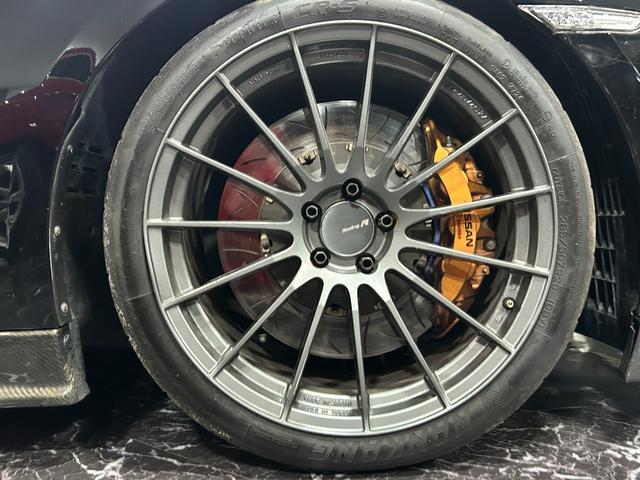 GT-R ブラックエディション リミッター解除済/ECUチューニング/BLITS700Rタービン/RSR車高調/カーボンリアウィング/カーボンサイドステップ/カーボンステアリング/RECAROシート/バックカメラ/ドライブレコーダー(17枚目)