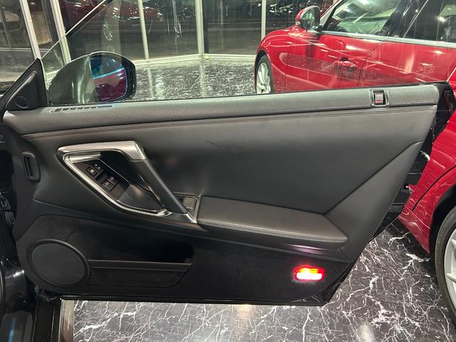 GT-R ブラックエディション リミッター解除済/ECUチューニング/BLITS700Rタービン/RSR車高調/カーボンリアウィング/カーボンサイドステップ/カーボンステアリング/RECAROシート/バックカメラ/ドライブレコーダー(70枚目)