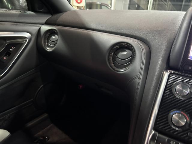 GT-R ブラックエディション リミッター解除済/ECUチューニング/BLITS700Rタービン/RSR車高調/カーボンリアウィング/カーボンサイドステップ/カーボンステアリング/RECAROシート/バックカメラ/ドライブレコーダー(72枚目)