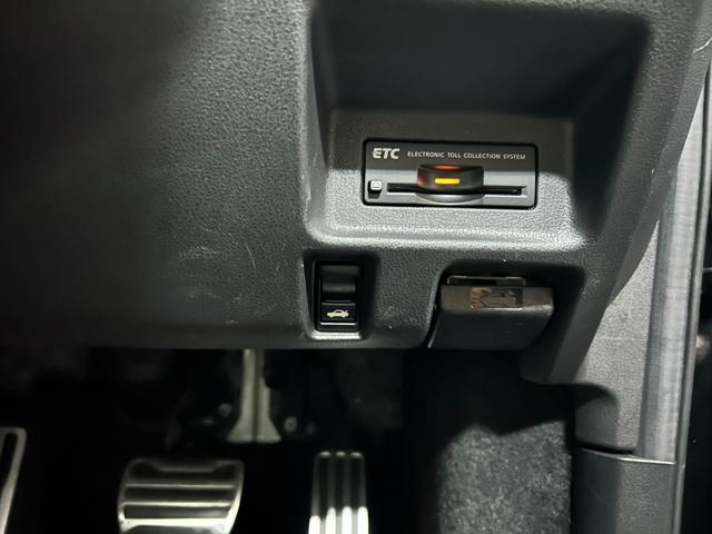 GT-R ブラックエディション リミッター解除済/ECUチューニング/BLITS700Rタービン/RSR車高調/カーボンリアウィング/カーボンサイドステップ/カーボンステアリング/RECAROシート/バックカメラ/ドライブレコーダー(73枚目)