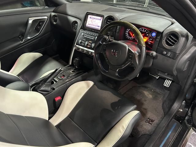 GT-R ブラックエディション リミッター解除済/ECUチューニング/BLITS700Rタービン/RSR車高調/カーボンリアウィング/カーボンサイドステップ/カーボンステアリング/RECAROシート/バックカメラ/ドライブレコーダー(74枚目)