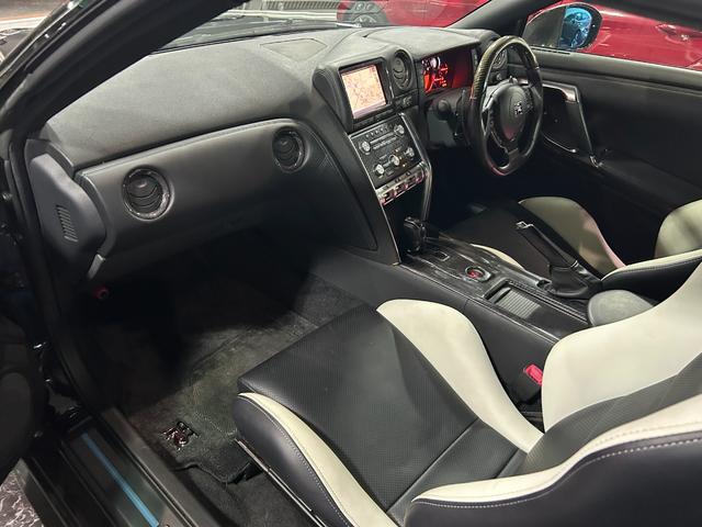 GT-R ブラックエディション リミッター解除済/ECUチューニング/BLITS700Rタービン/RSR車高調/カーボンリアウィング/カーボンサイドステップ/カーボンステアリング/RECAROシート/バックカメラ/ドライブレコーダー(76枚目)
