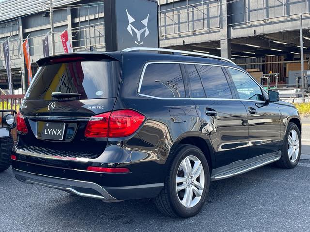 GLクラス GL350 ブルテク4マチックレザーエクスクルシブP サンルーフ 黒革 ナビ 全周囲カメラ フルセグ ETC 前後シートヒーター Bluetooth パワーバックドア 電動3列目シート 禁煙者(15枚目)